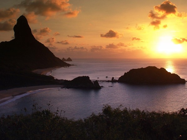Tham quan thi&ecirc;n đường Fernando de Noronha, Brazil 